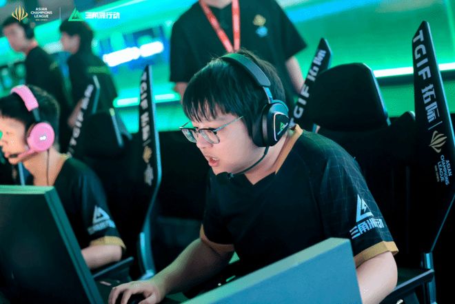 和詹姆斯 和詹姆斯