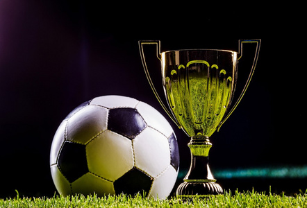 一直以来都 一直以来都