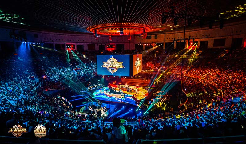 通过鼓励和 通过鼓励和